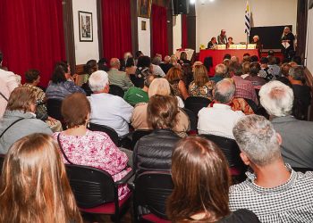 Concurso Dr. Alberto Manini Ríos: “Nos hace falta creer en nuestra literatura”