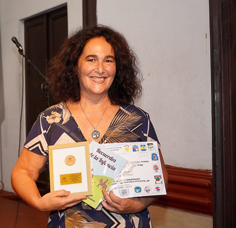 Concurso Dr. Alberto Manini Ríos: “Nos hace falta creer en nuestra literatura”