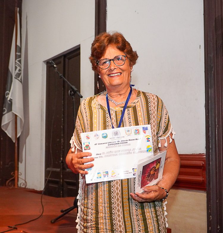 Concurso Dr. Alberto Manini Ríos: “Nos hace falta creer en nuestra literatura”