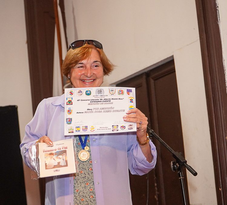 Concurso Dr. Alberto Manini Ríos: “Nos hace falta creer en nuestra literatura”