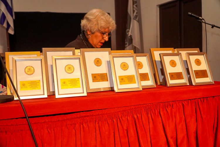 Concurso Dr. Alberto Manini Ríos: “Nos hace falta creer en nuestra literatura”