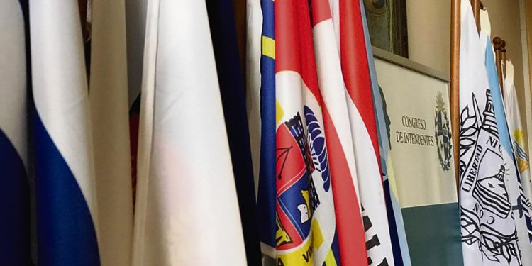 Polémica por contrataciones en intendencias, designaciones directas superan el 90% en algunas