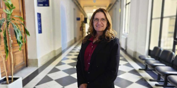 “La capacitación del personal de salud apunta a que a final de año tengamos centenas de médicos en salud mental”