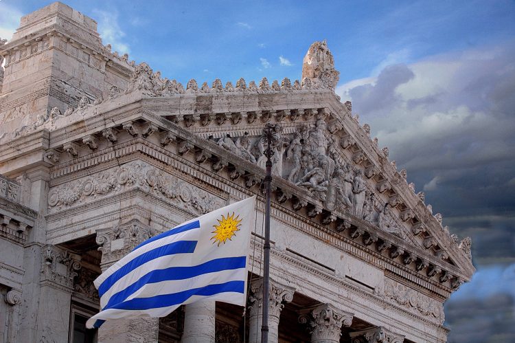 Política y reparaciones