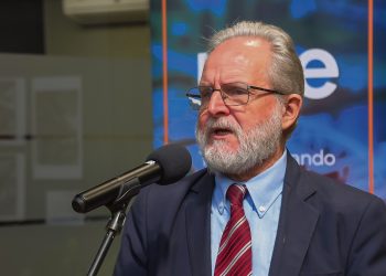 De cada $3000 en la factura de UTE, 1200 se destinan al pago de contratos con agentes privados