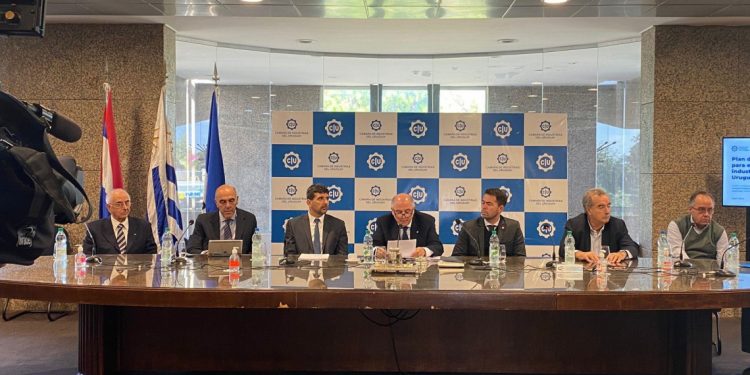 Precandidatos recibirán 93 propuestas de la Cámara de Industrias