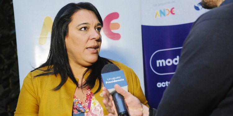 Con cuentas pendientes, ANDE impulsa a nuevos proveedores para UPM 2