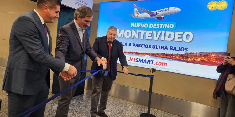 JetSmart inició operaciones entre Uruguay y Argentina