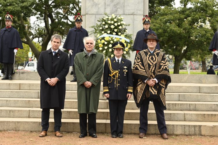 Embajada Argentina en Uruguay celebra el aniversario de la Revolución de Mayo de 1810