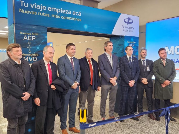 JetSmart inició operaciones entre Uruguay y Argentina