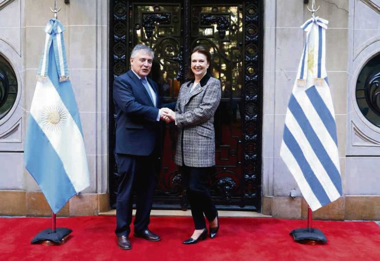 Reunión bilateral de cancilleres Argentina-Uruguay