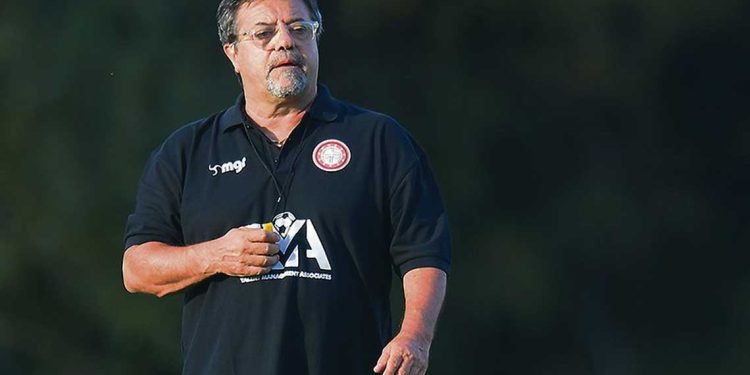 Ricardo Caruso Lombardi pierde, se queja, acusa e insulta. Su tiempo en Uruguay ya es cosa del pasado, como sus insultos racistas