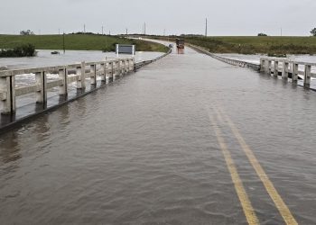 Cortes de rutas en seis departamentos y alerta amarilla para el noreste del país
