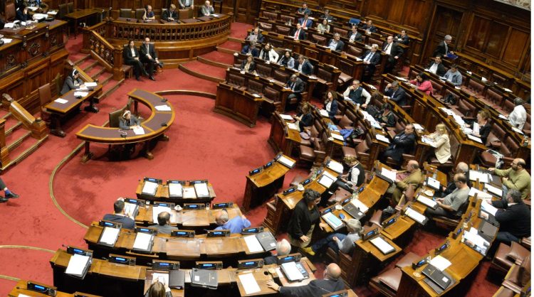 Con el voto de todos los partidos se aprobó la asistencia a los productores lecheros que remiten hasta 3.000 litros