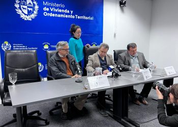 El Ministerio de Vivienda y Udelar firmaron convenio para brindar alojamiento a estudiantes