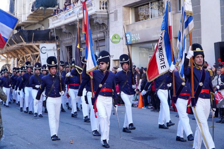 Acto por el 194° aniversario de la Jura de la Constitución en imágenes