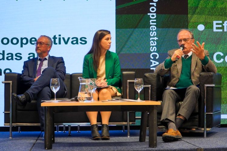 CAF presentó 85 propuestas y pidió ser recibida por los técnicos de los candidatos a la Presidencia