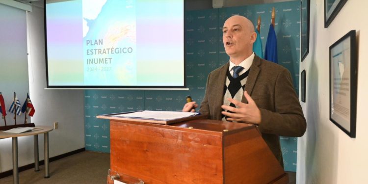 Inumet presentó el plan estratégico hasta 2027 e inauguró el nuevo formato del pronóstico marino