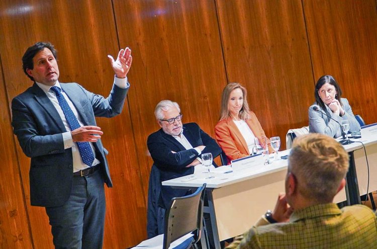 Banca y financieras privadas presentaron programa de refinanciamiento de deudas