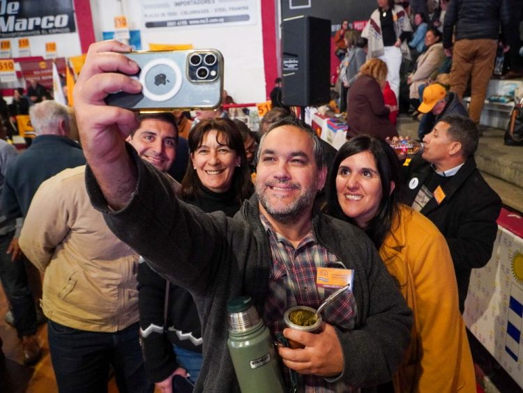 Cabildantes respaldaron a la Dra. Lorena Quintana como compañera de fórmula de Manini Ríos