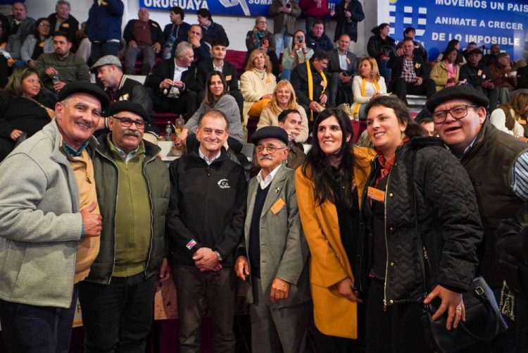 Cabildantes respaldaron a la Dra. Lorena Quintana como compañera de fórmula de Manini Ríos