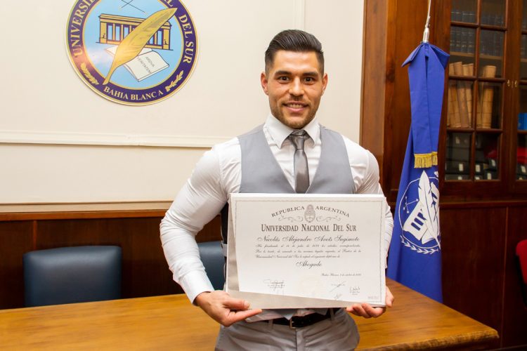 Se recibió de abogado en la cárcel y ahora busca ayudar a través de su experiencia