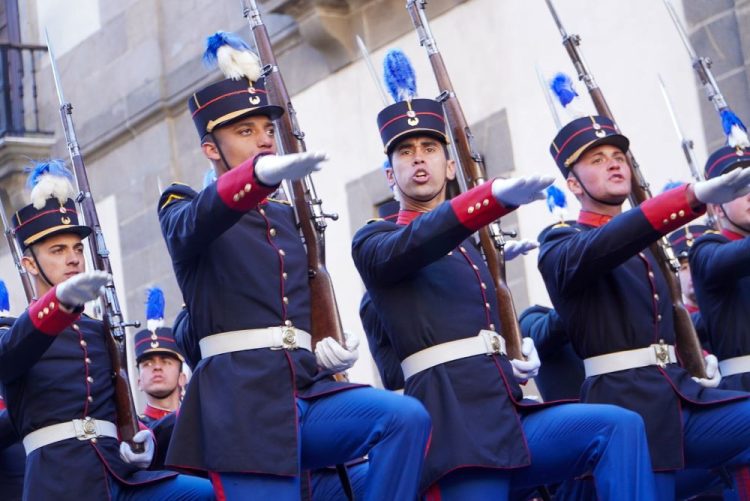 Acto por el 194° aniversario de la Jura de la Constitución en imágenes