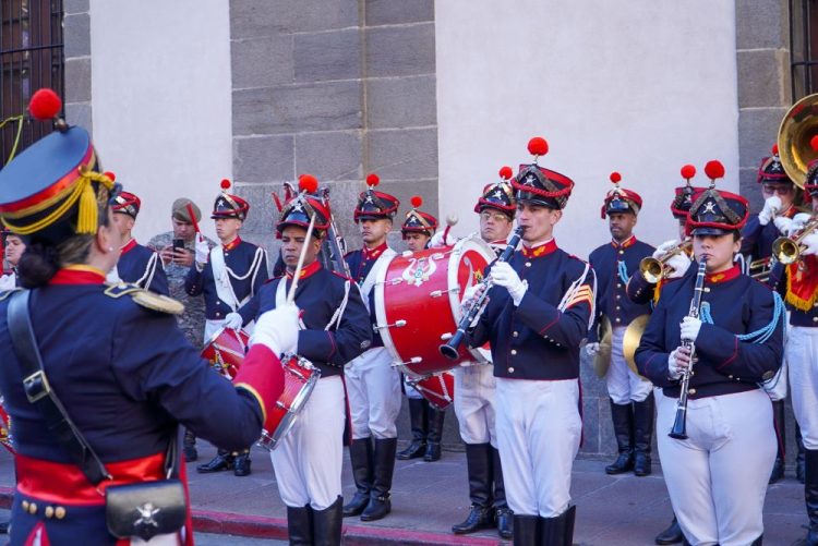 Acto por el 194° aniversario de la Jura de la Constitución en imágenes