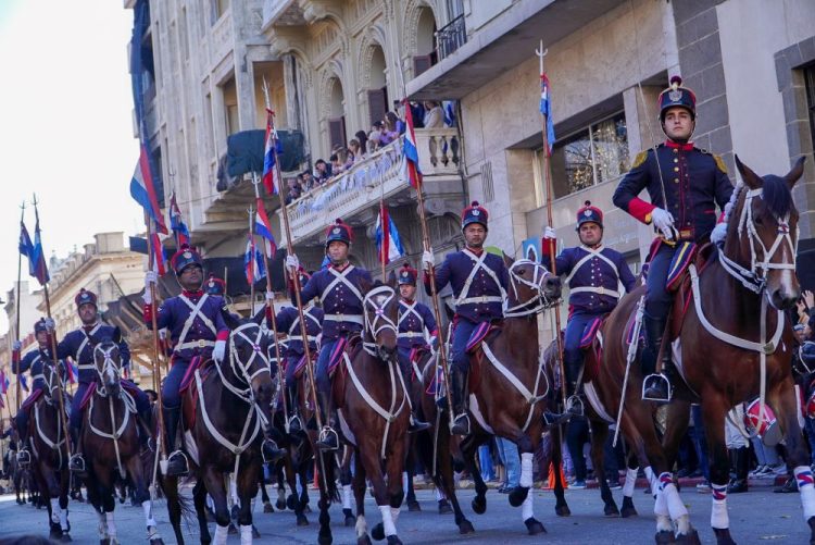 Acto por el 194° aniversario de la Jura de la Constitución en imágenes