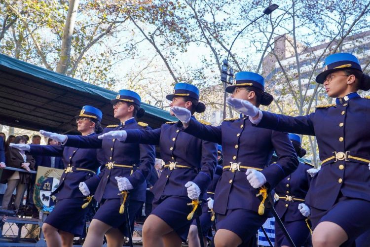 Acto por el 194° aniversario de la Jura de la Constitución en imágenes