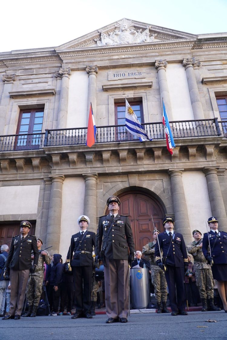Acto por el 194° aniversario de la Jura de la Constitución en imágenes