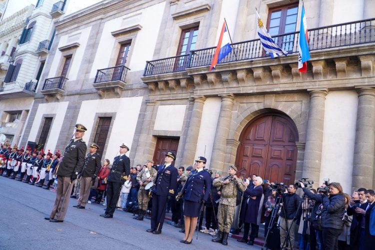Acto por el 194° aniversario de la Jura de la Constitución en imágenes