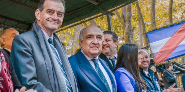 Domenech expresó sentirse “muy orgulloso” de nuestra Constitución