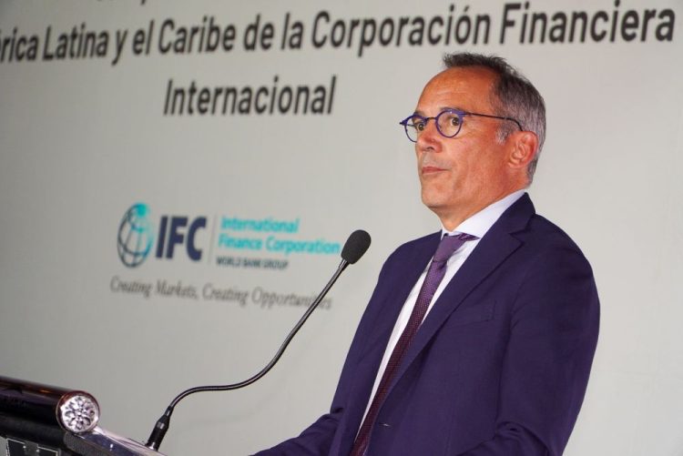 Buque eléctrico unirá Colonia con Buenos Aires