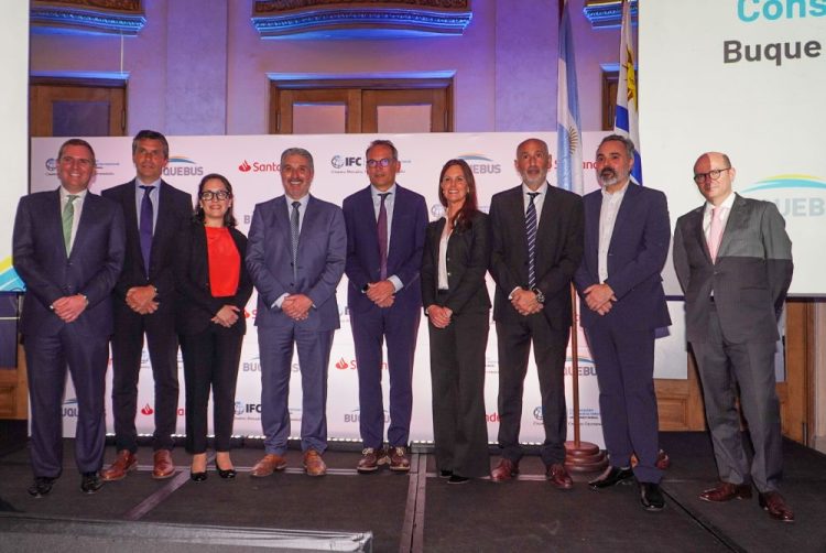 Buque eléctrico unirá Colonia con Buenos Aires