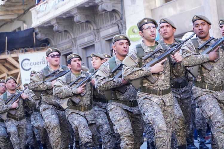 Acto por el 194° aniversario de la Jura de la Constitución en imágenes