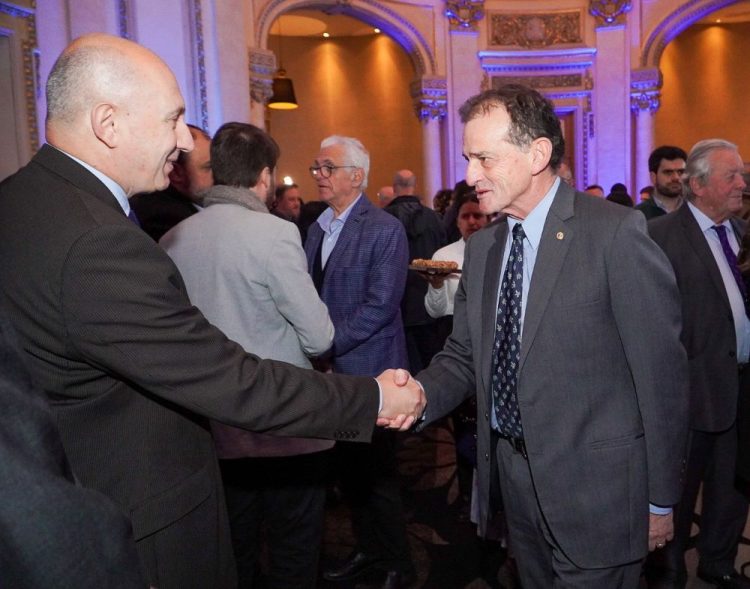 Buque eléctrico unirá Colonia con Buenos Aires