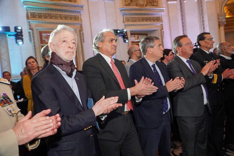 Buque eléctrico unirá Colonia con Buenos Aires