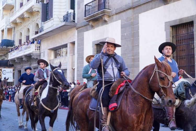 Acto por el 194° aniversario de la Jura de la Constitución en imágenes