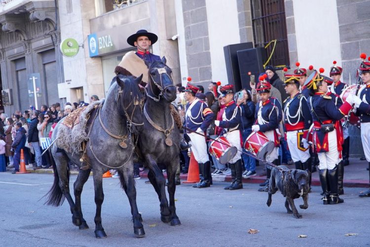 Acto por el 194° aniversario de la Jura de la Constitución en imágenes