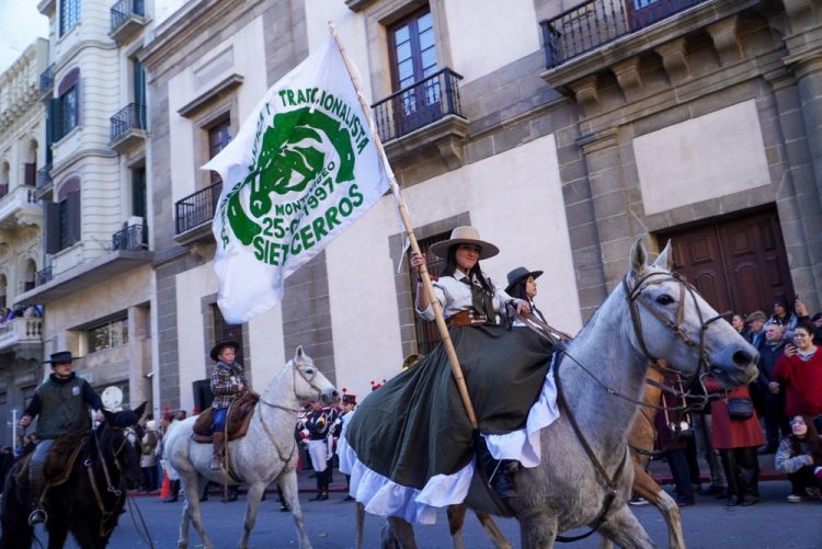 Acto por el 194° aniversario de la Jura de la Constitución en imágenes
