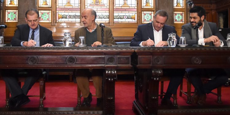 Usura, endeudamiento privado y Coalición Republicana
