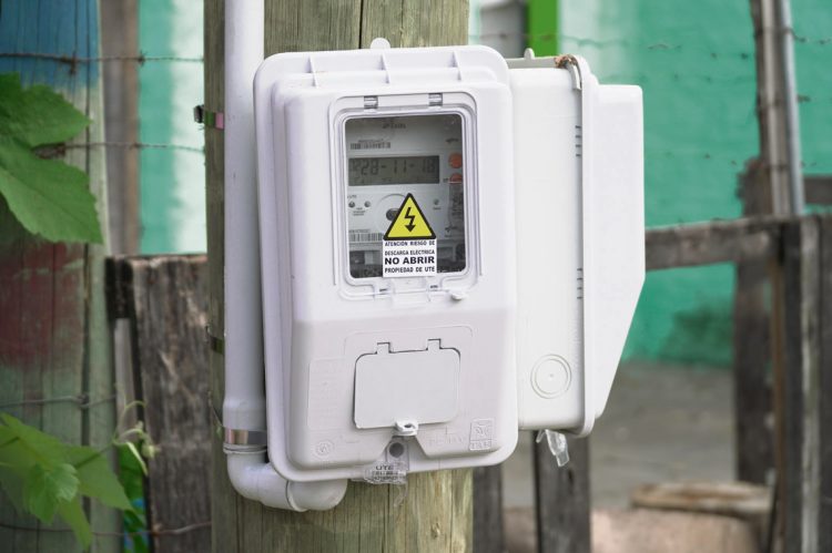 Tarifas elevadas: Se obligó a UTE a comprar más energía de la que se necesitaba