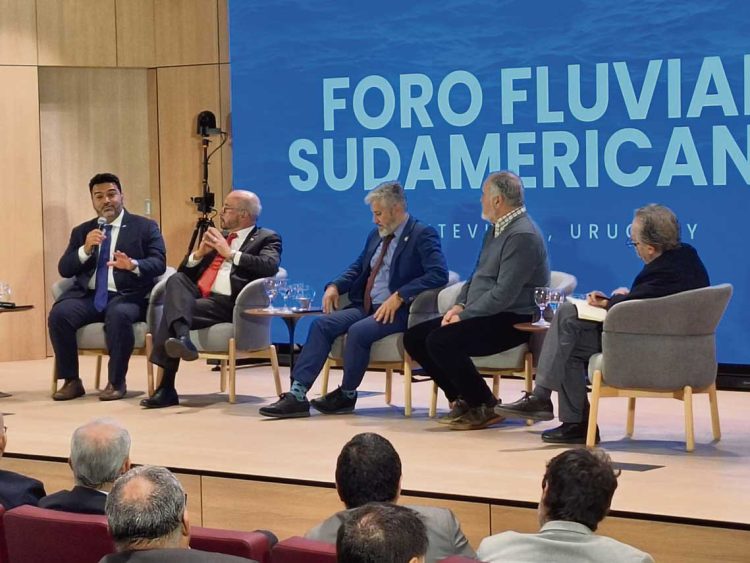 Primer Foro Fluvial Sudamericano