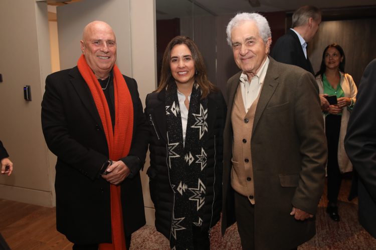 Claudio Fantini analiza los liderazgos antisistema en charla organizada por Banque Heritage