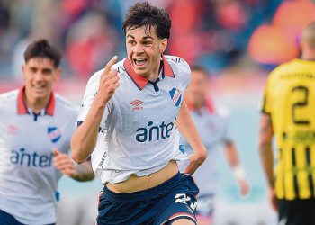 El héroe del clásico fue un pequeño gigante de apellido Petit