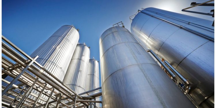 En 2023 se remitieron 2.114 millones de litros de leche