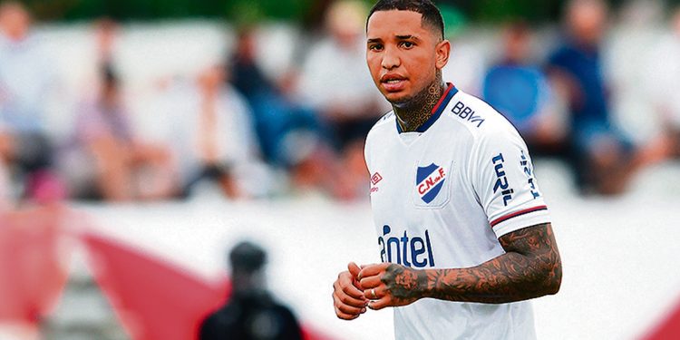 El clima bélico de un partido, como la vida, se paró junto al corazón de Juan desde el jueves a la noche