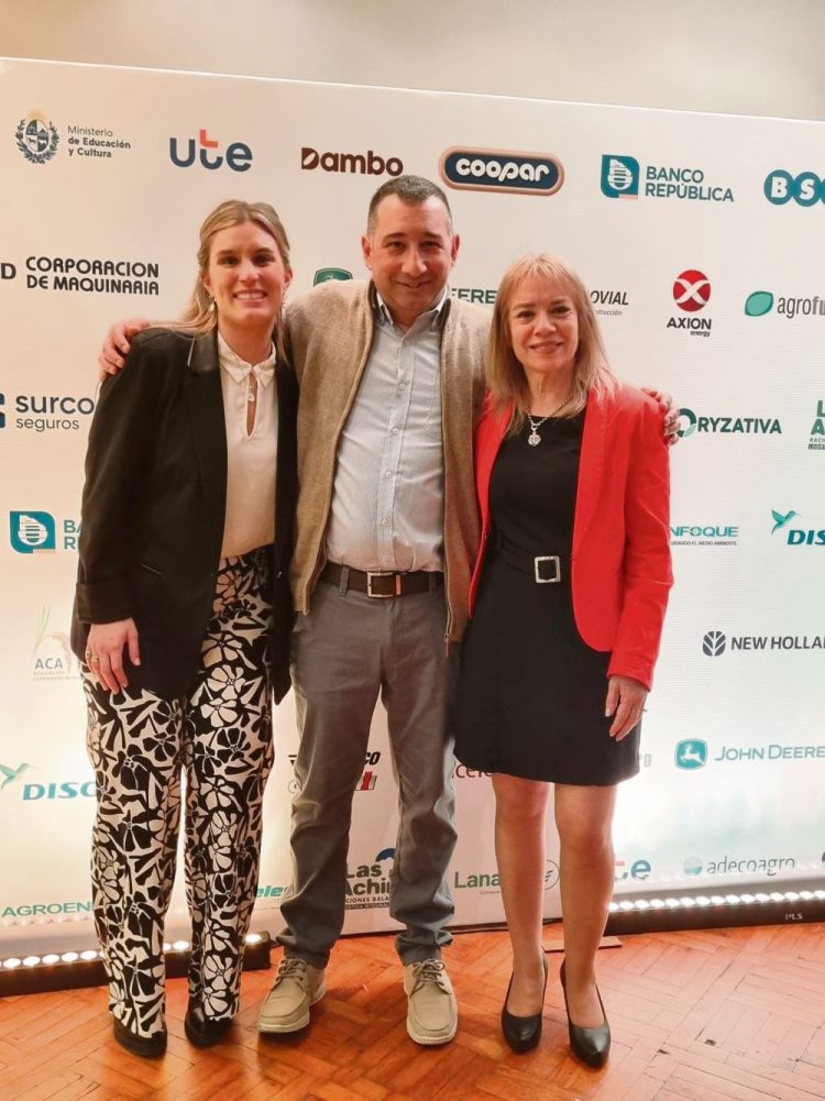 Los autores del libro por los 75 años de ACA pusieron énfasis en el productor y su familia