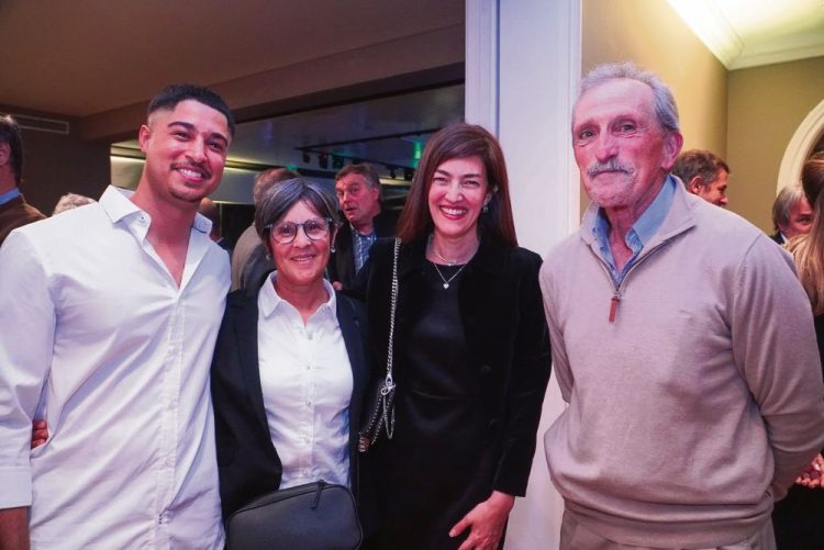 Los autores del libro por los 75 años de ACA pusieron énfasis en el productor y su familia